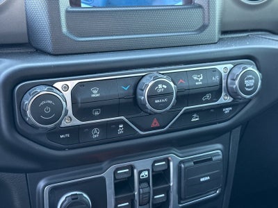 2022 Jeep Gladiator Sport