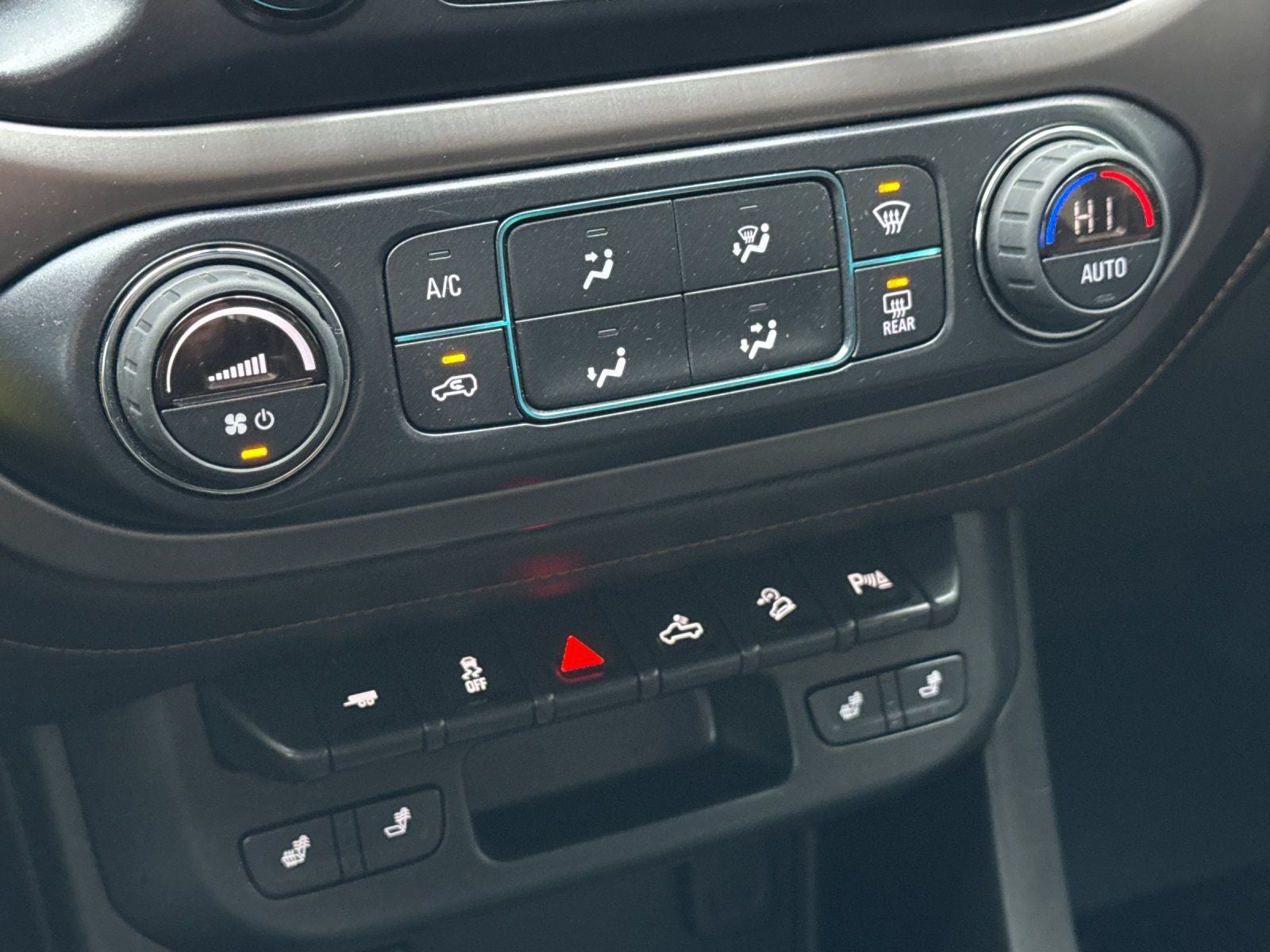 2022 GMC Canyon AT4 w/Leather