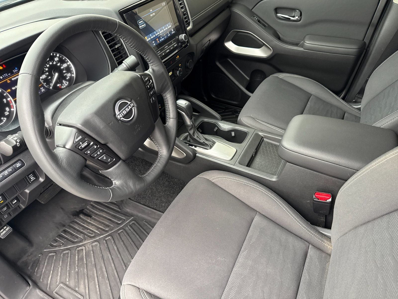 2024 Nissan Frontier SV