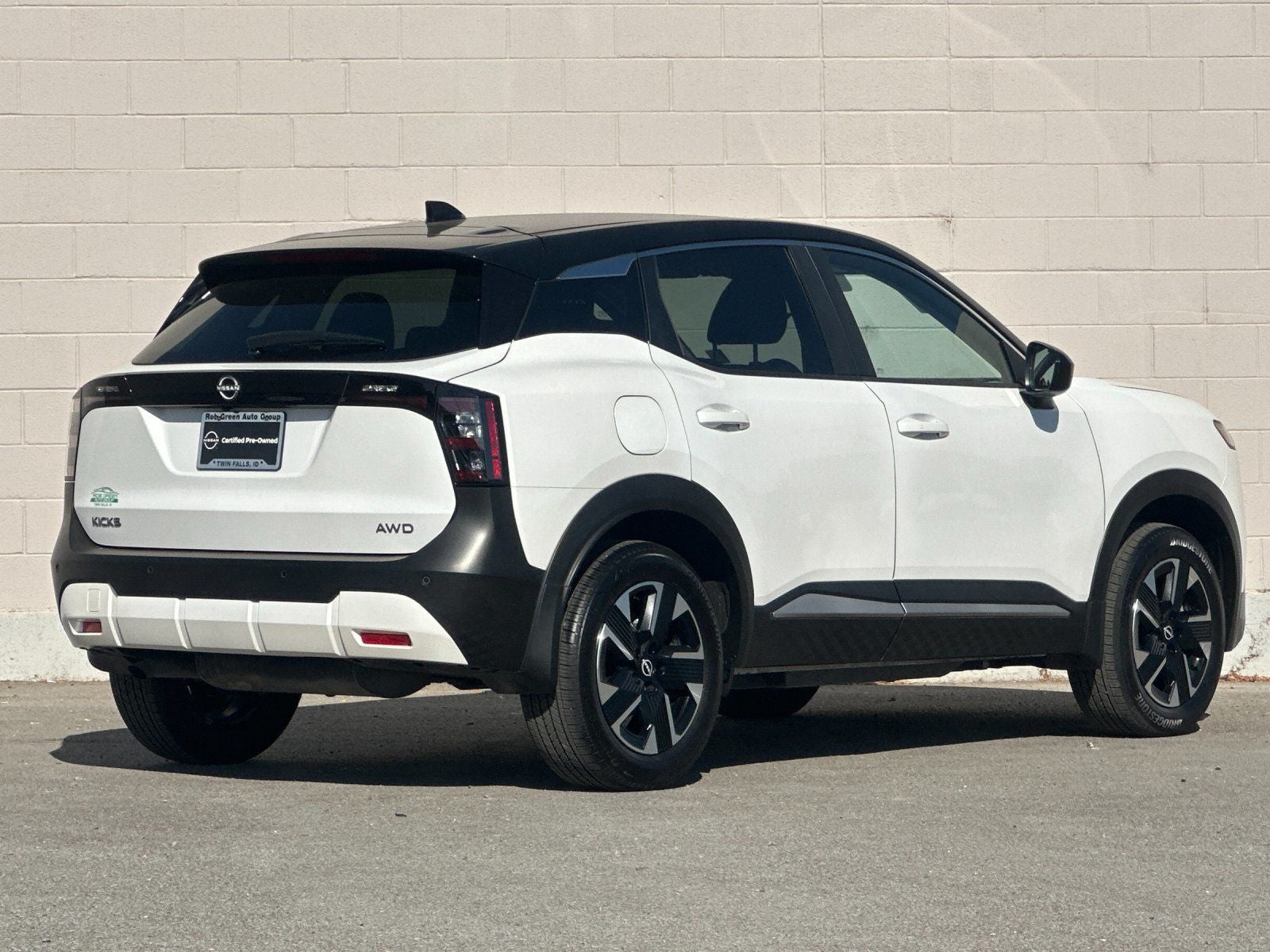 2025 Nissan Kicks SV