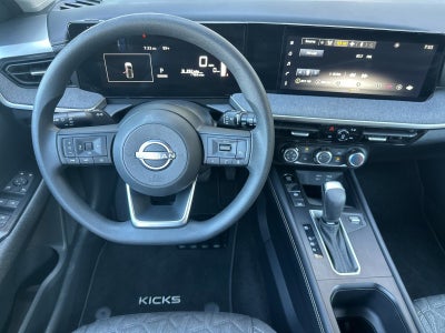 2025 Nissan Kicks SV