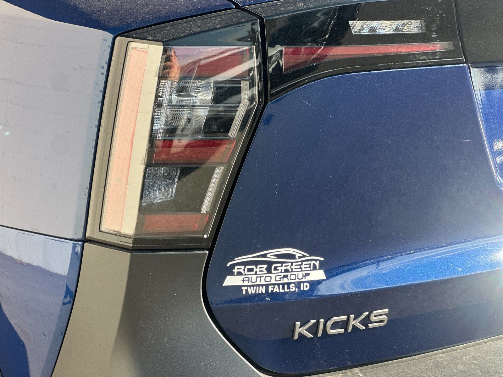 2025 Nissan Kicks SV