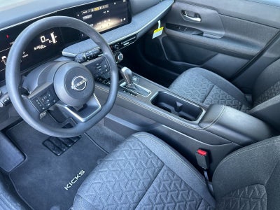 2025 Nissan Kicks SV