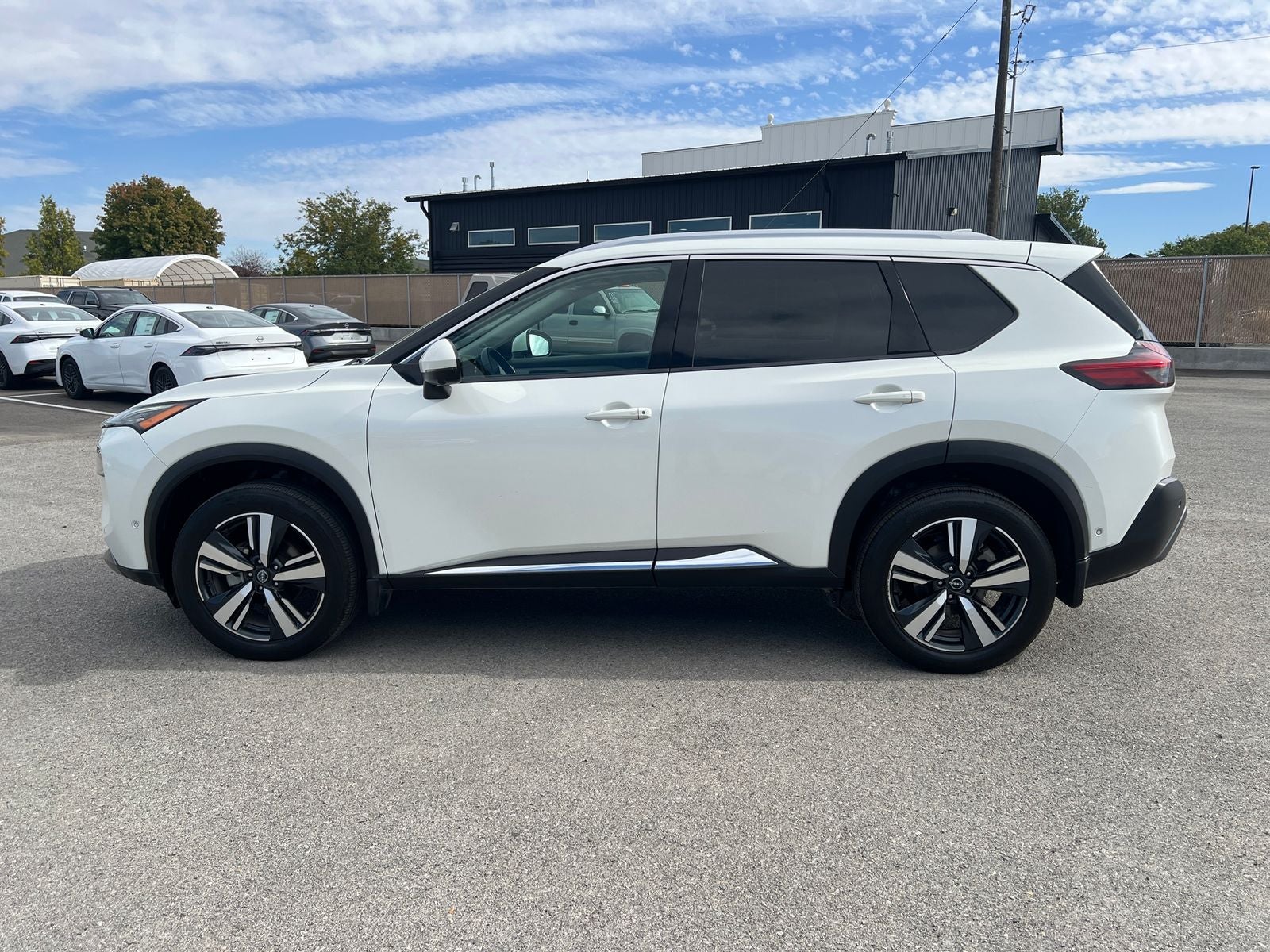 2023 Nissan Rogue SL