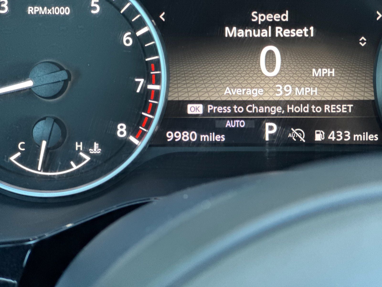 2024 Nissan Pathfinder SV