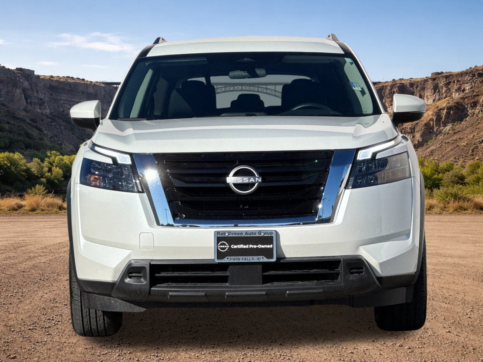 2024 Nissan Pathfinder SV