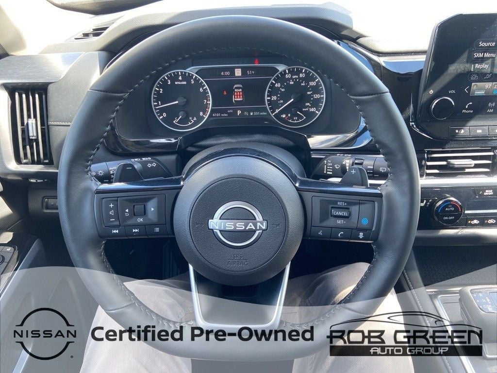 2024 Nissan Pathfinder SL