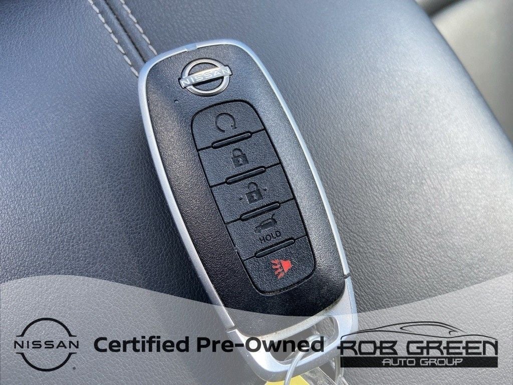 2024 Nissan Pathfinder SL