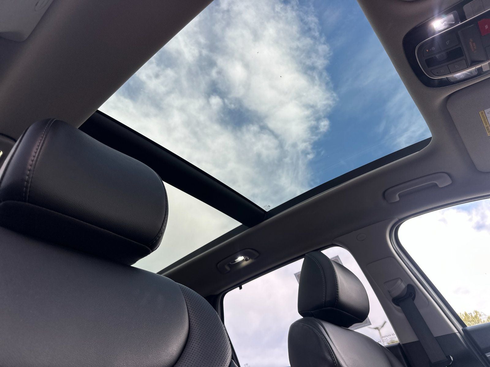 2023 Hyundai SANTA FE HYBRID SEL Premium