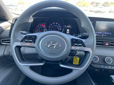 2022 Hyundai ELANTRA SE