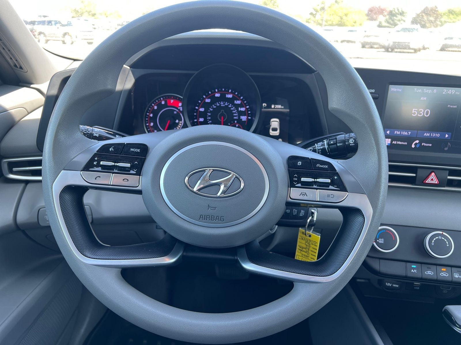 2022 Hyundai ELANTRA SE