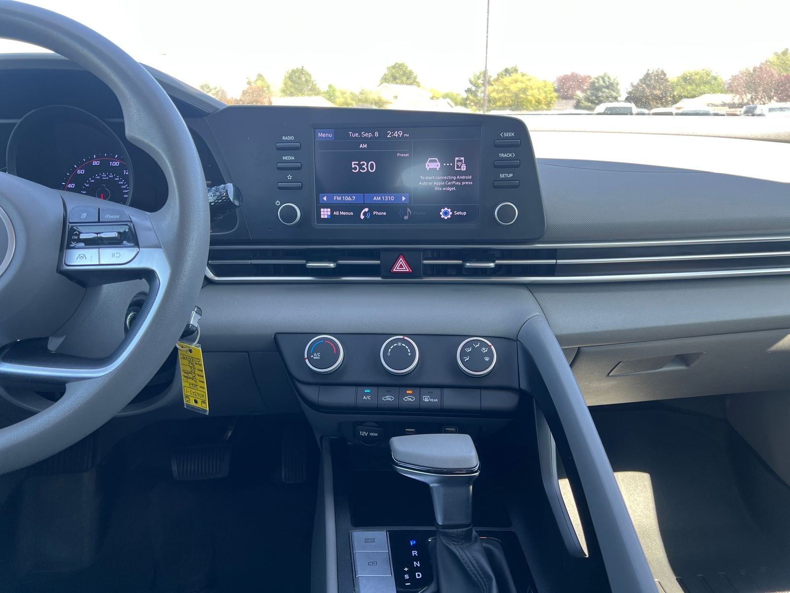 2022 Hyundai ELANTRA SE