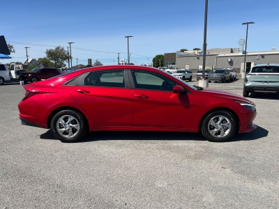 2022 Hyundai ELANTRA SE