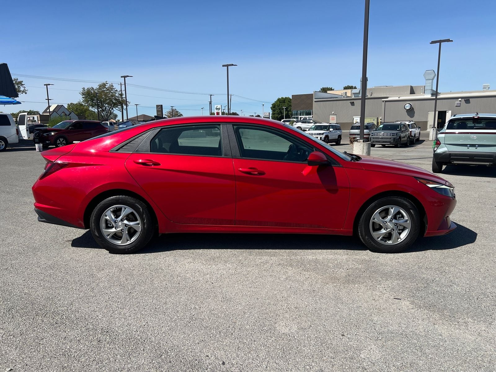 2022 Hyundai ELANTRA SE