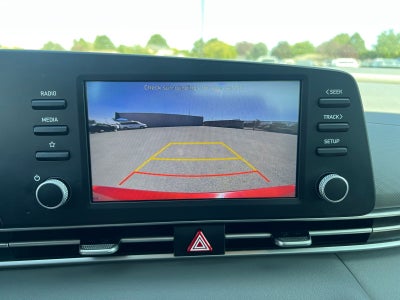 2022 Hyundai ELANTRA SE