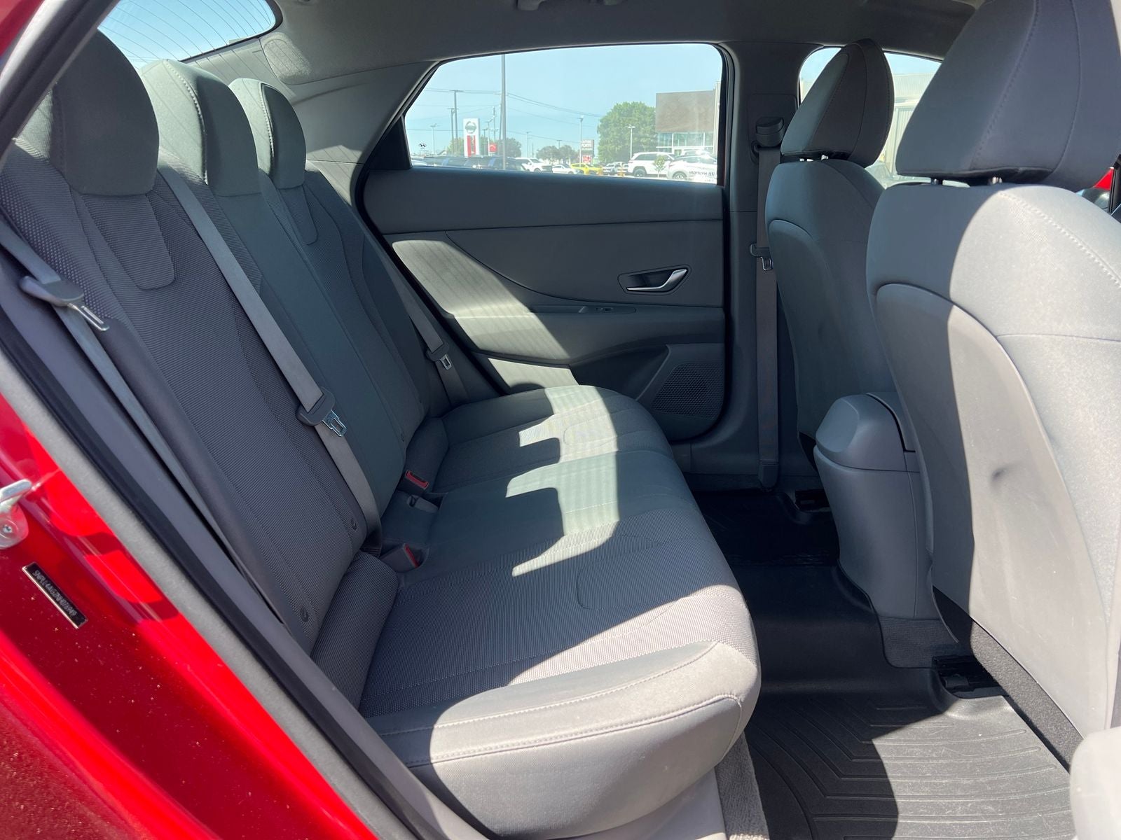 2022 Hyundai ELANTRA SE