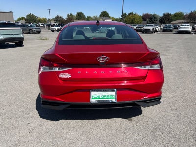 2022 Hyundai ELANTRA SE