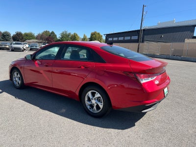 2022 Hyundai ELANTRA SE