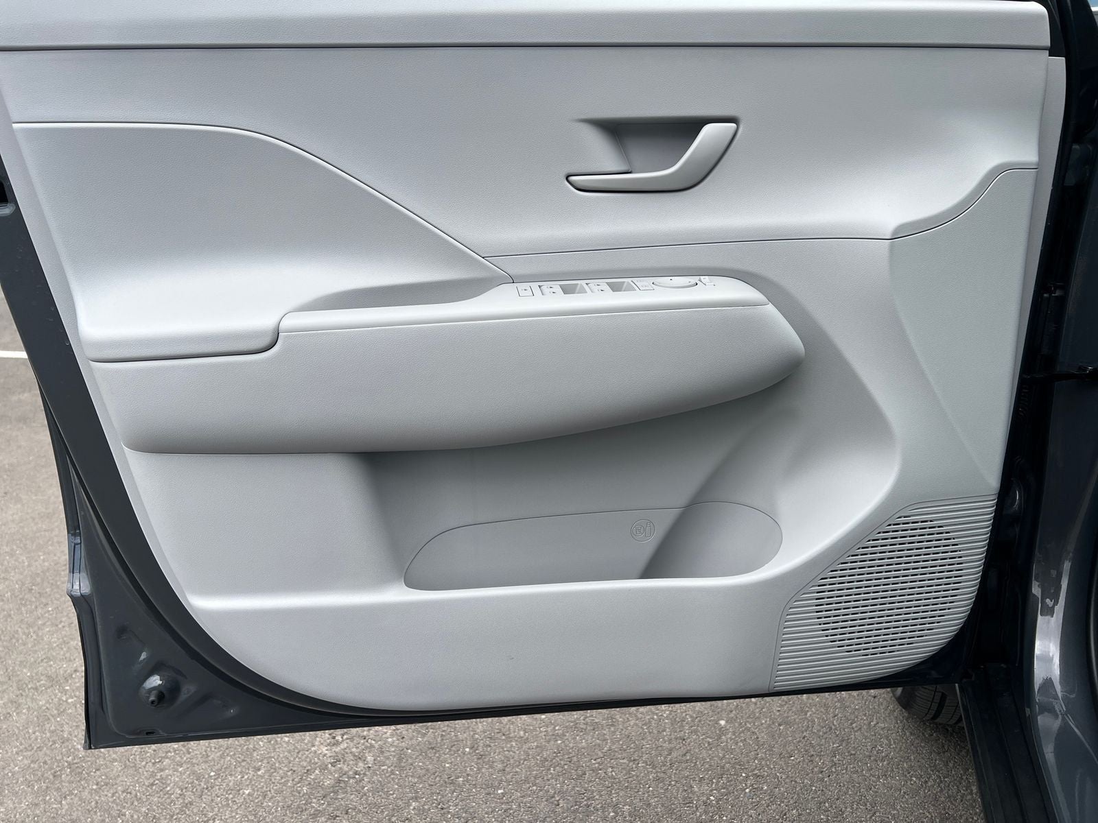 2025 Hyundai KONA SE