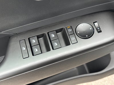 2025 Hyundai KONA SE