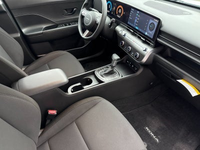 2025 Hyundai KONA SE