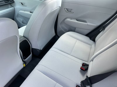 2025 Hyundai KONA SE