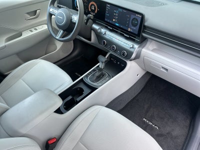 2025 Hyundai KONA SE