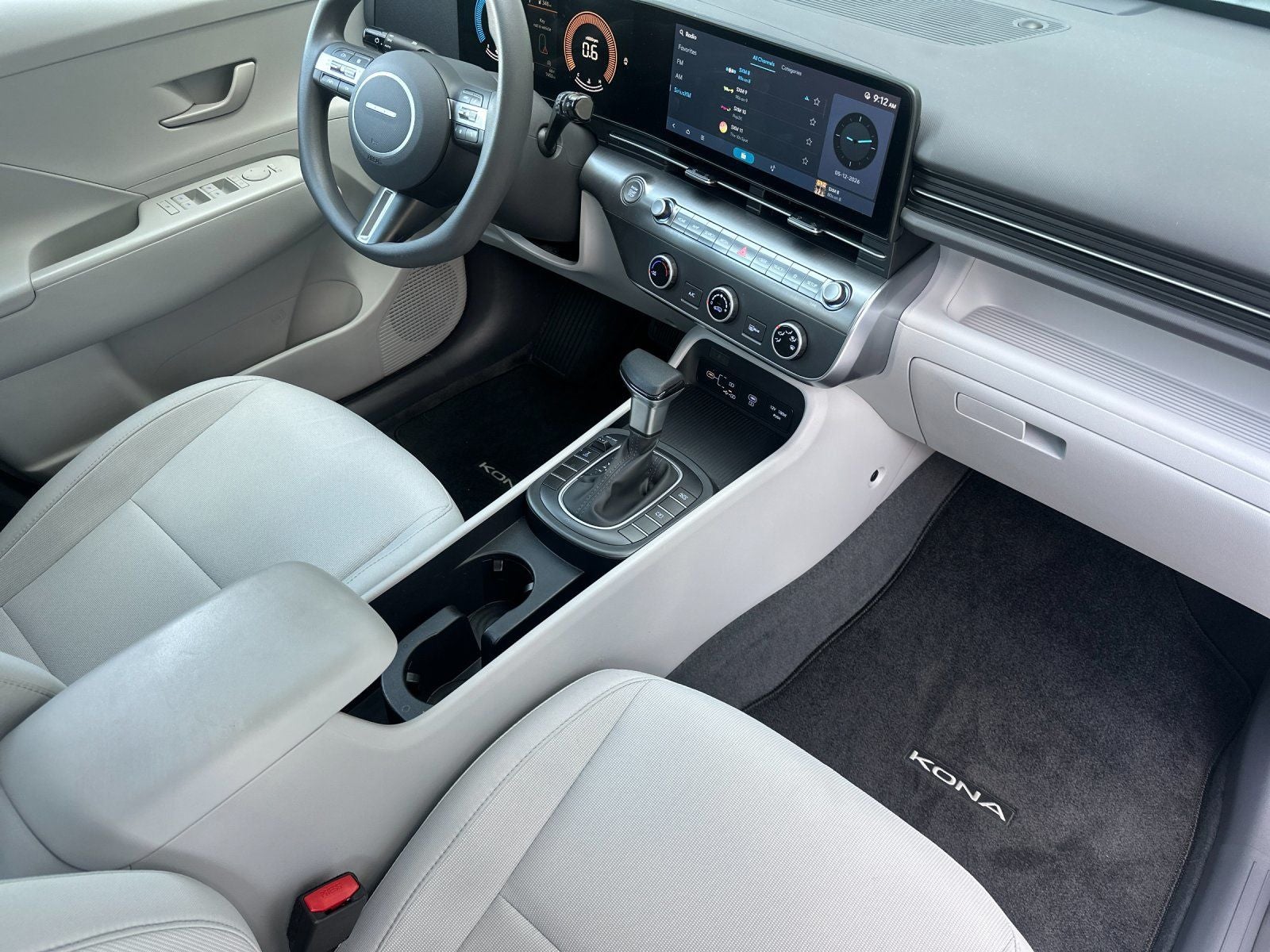 2025 Hyundai KONA SE