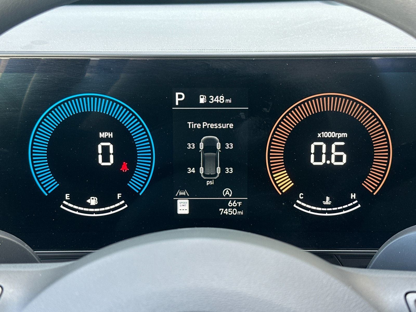 2025 Hyundai KONA SE