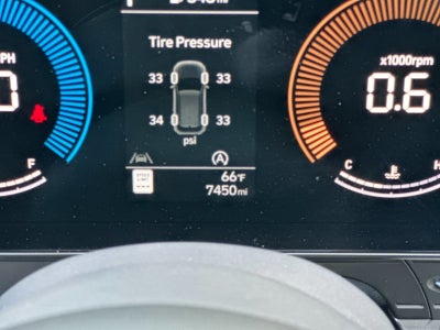 2025 Hyundai KONA SE