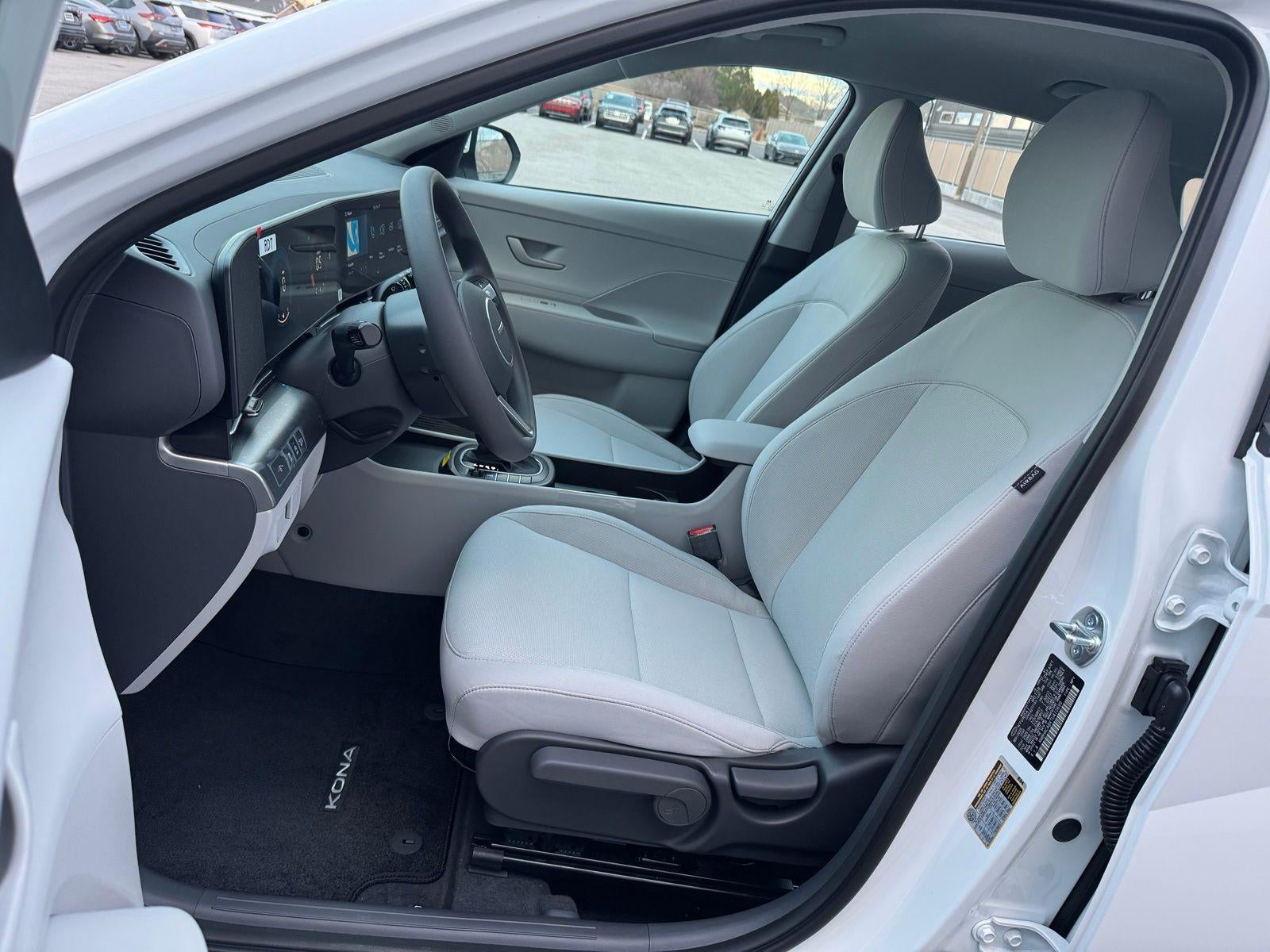 2026 Hyundai KONA SE