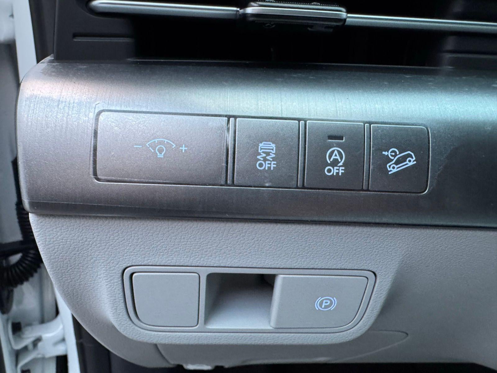 2026 Hyundai KONA SE