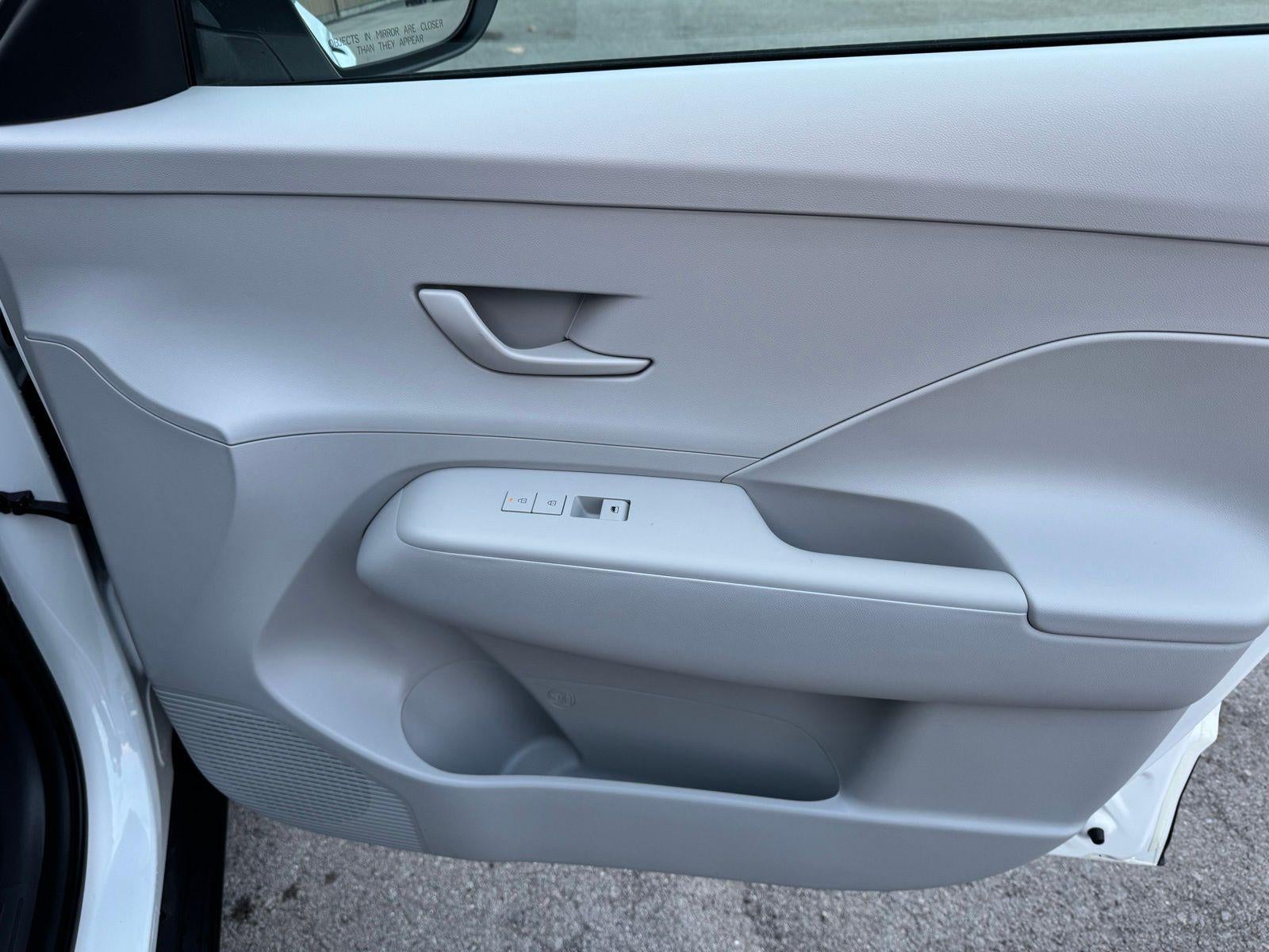 2026 Hyundai KONA SE