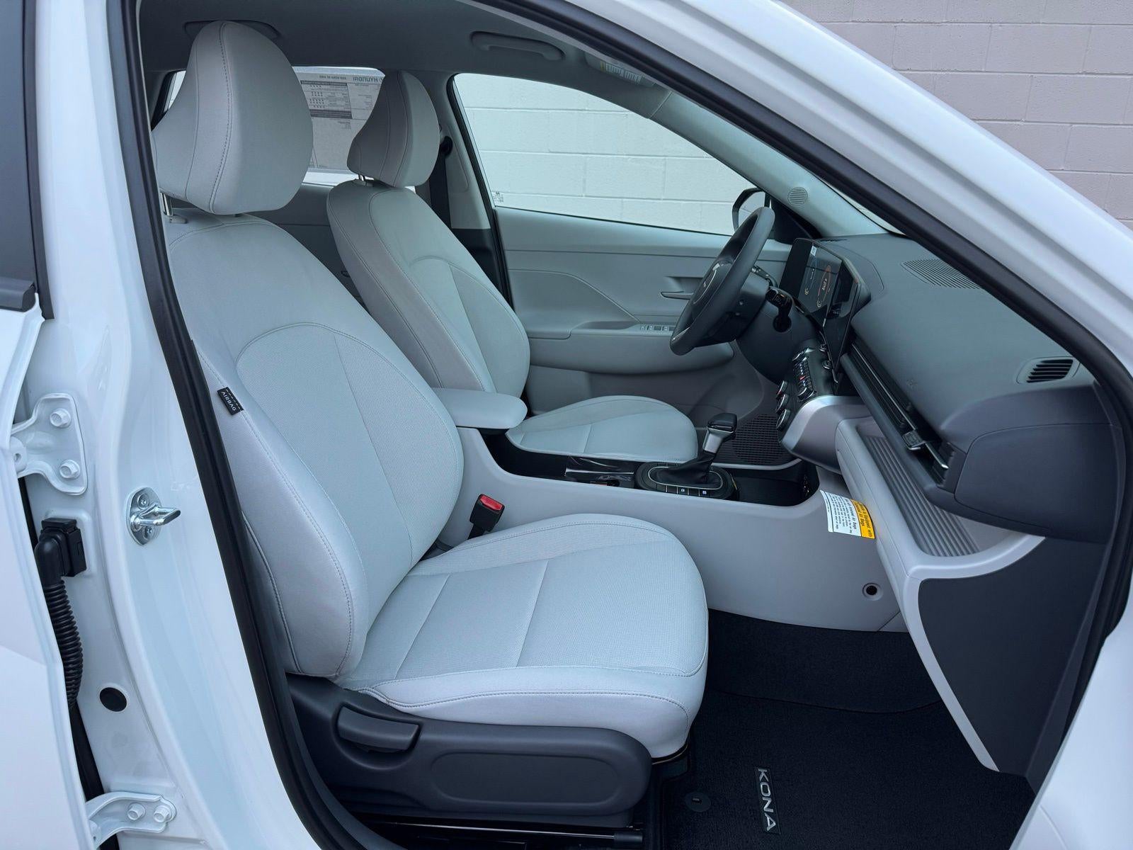 2026 Hyundai KONA SE