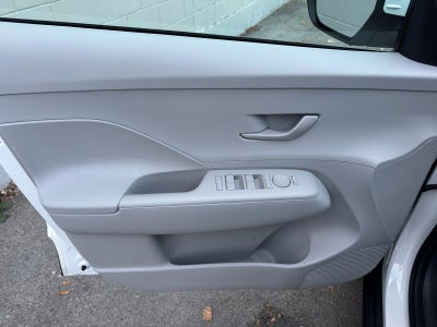 2026 Hyundai KONA SE