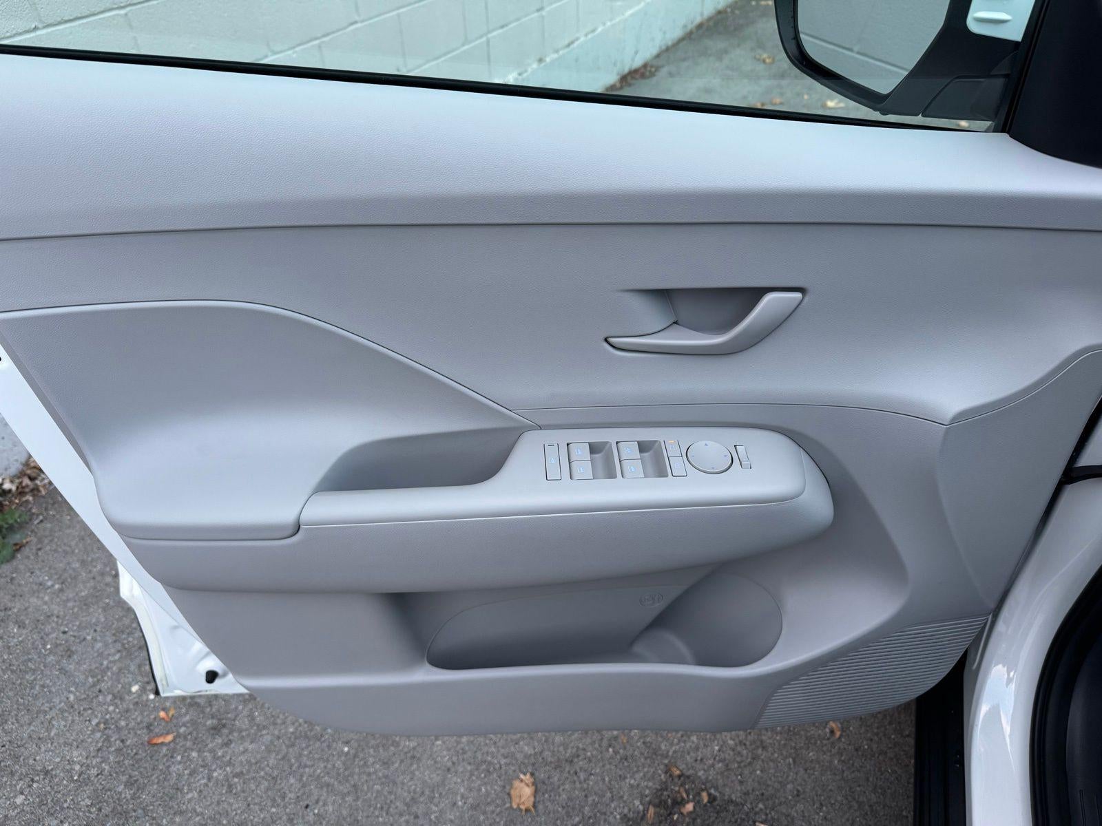 2026 Hyundai KONA SE