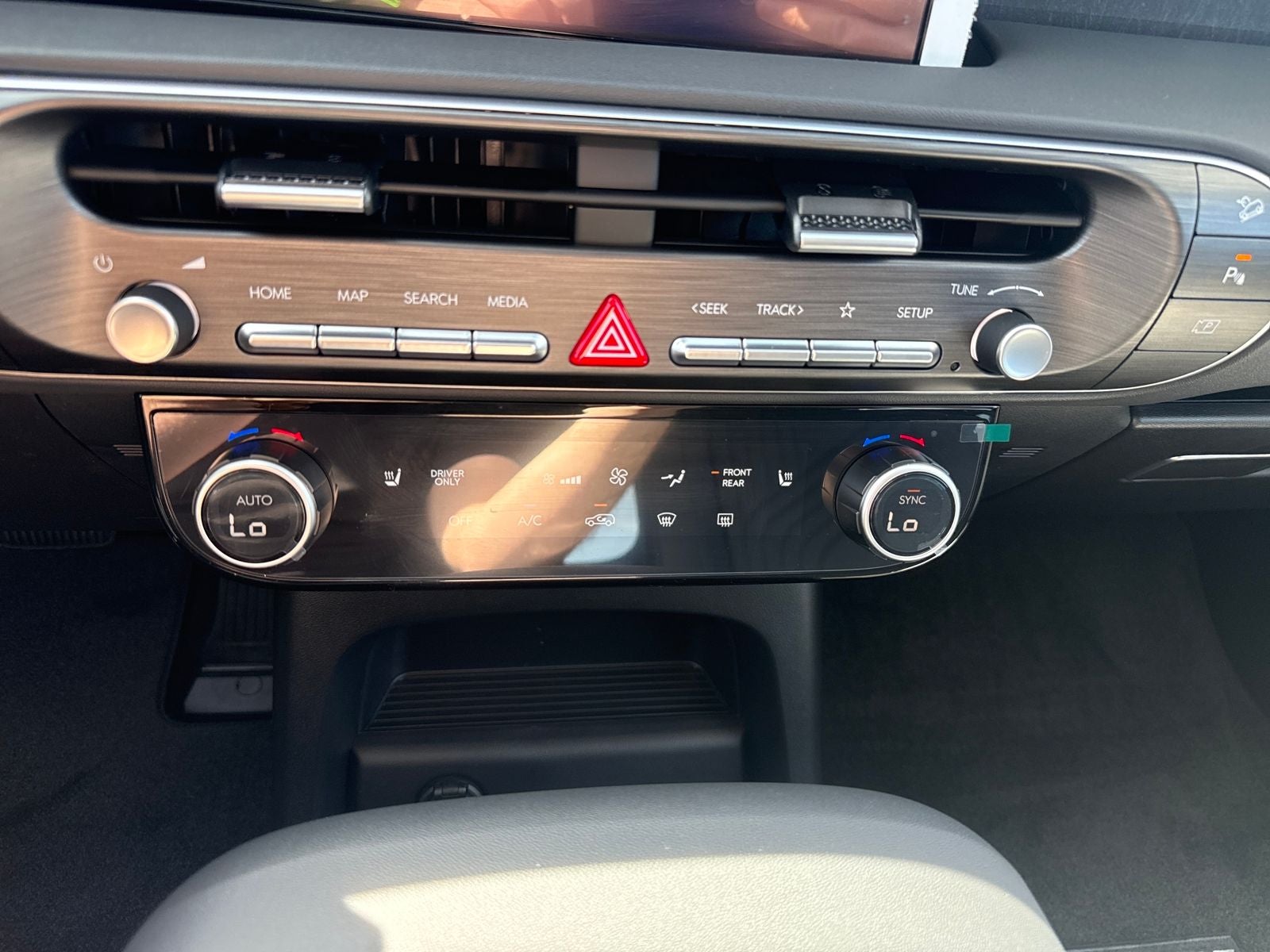 2026 Hyundai PALISADE HYBRID SEL 8 Passenger