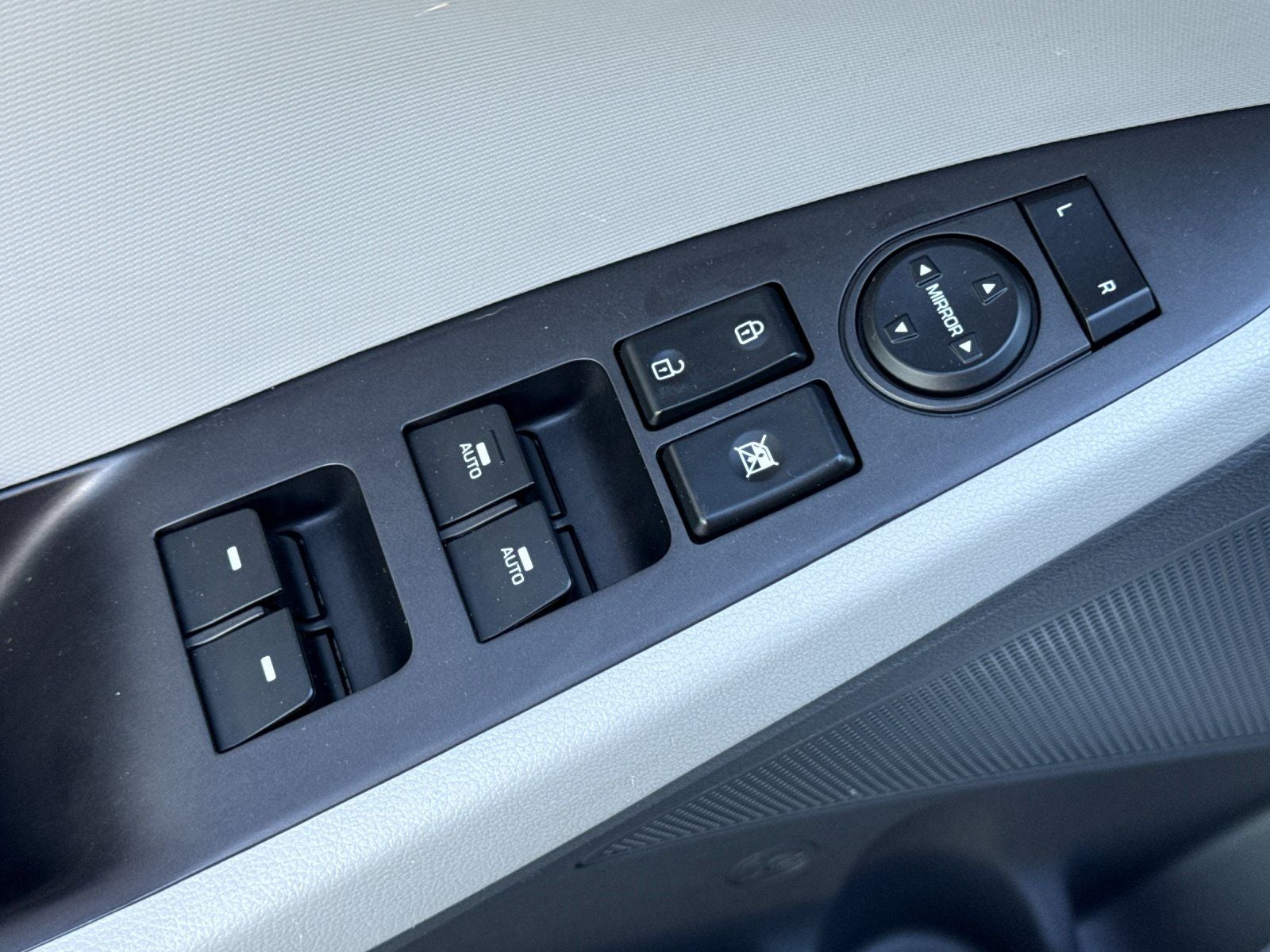 2019 Hyundai IONIQ HYBRID Limited