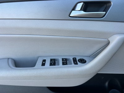 2019 Hyundai SONATA HYBRID SE