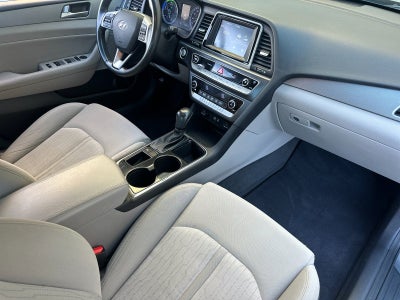 2019 Hyundai SONATA HYBRID SE