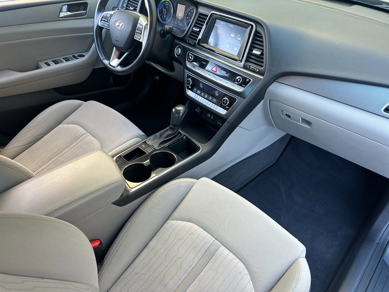 2019 Hyundai SONATA HYBRID SE