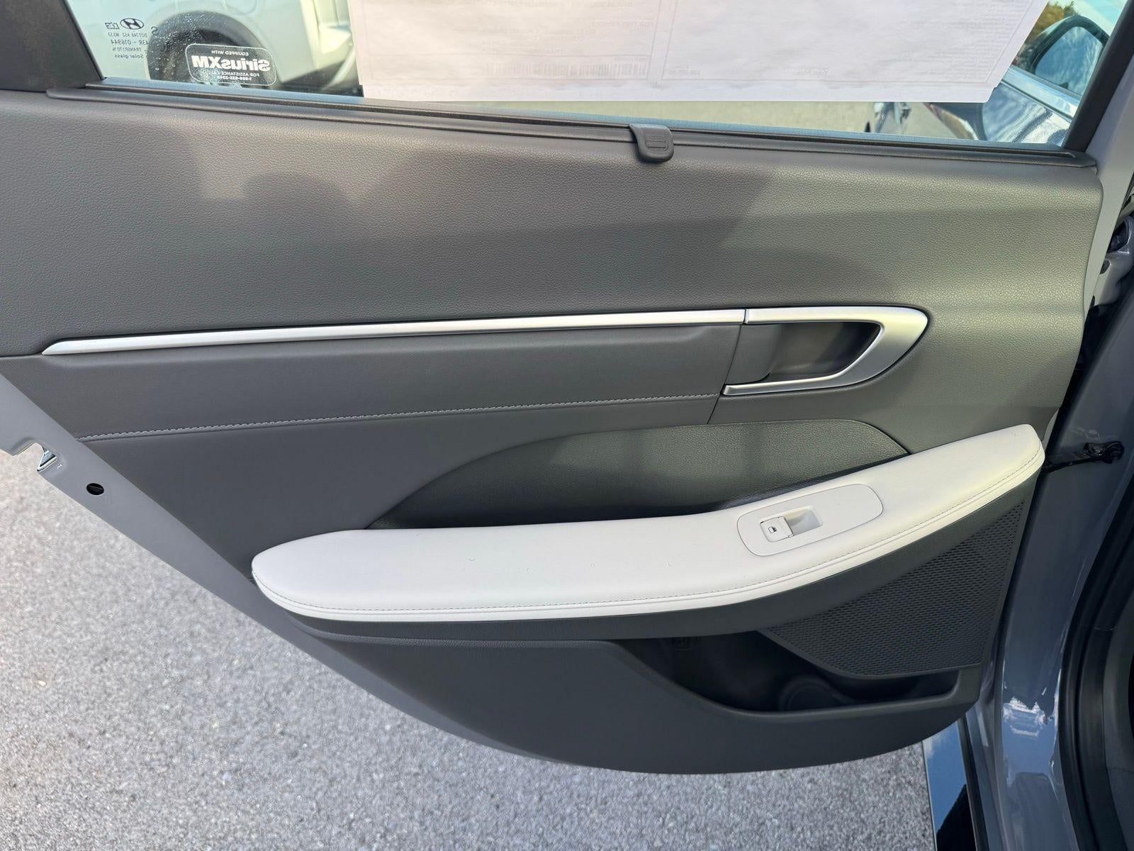 2025 Hyundai SONATA HYBRID Limited