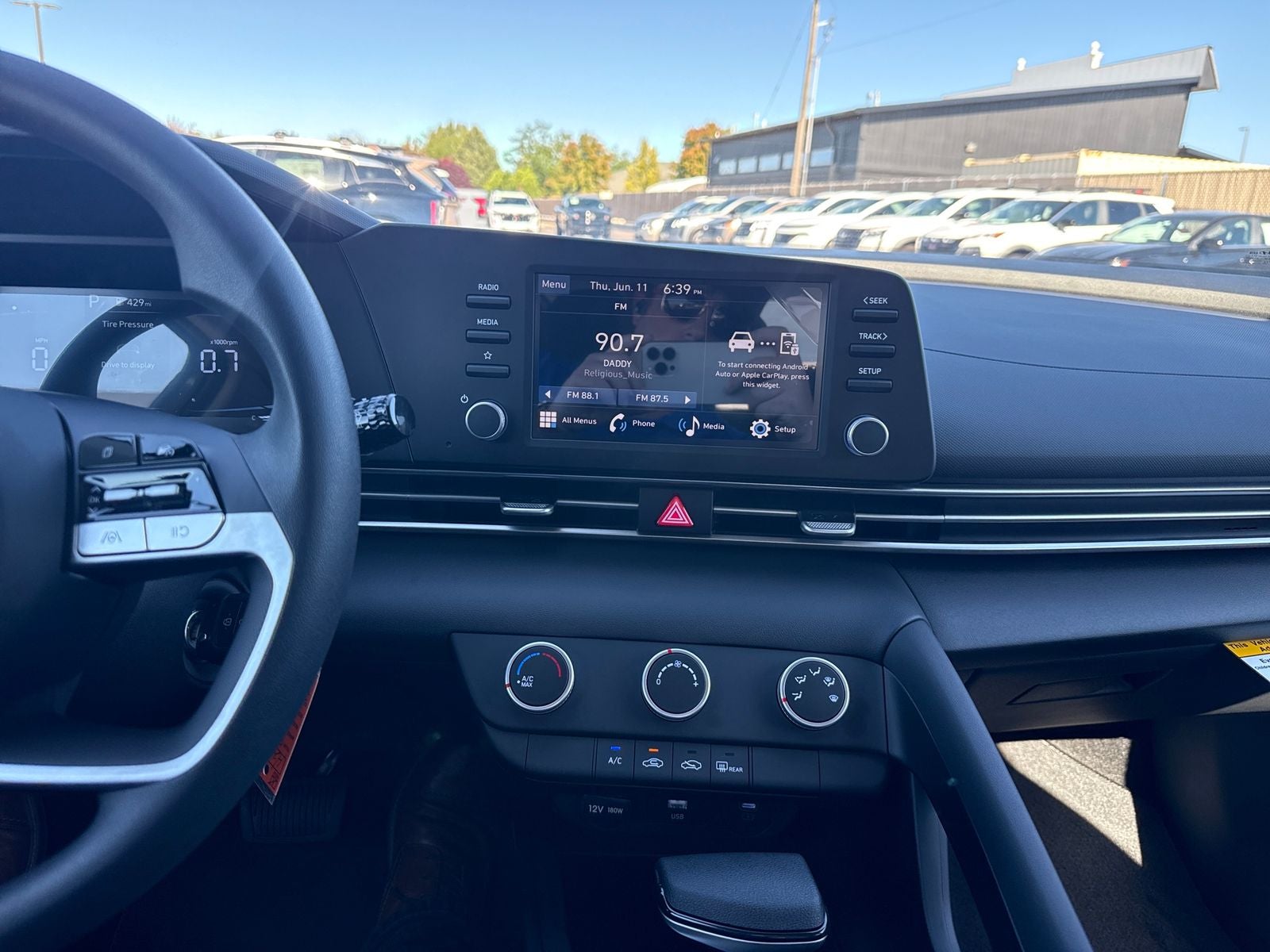 2026 Hyundai ELANTRA SE
