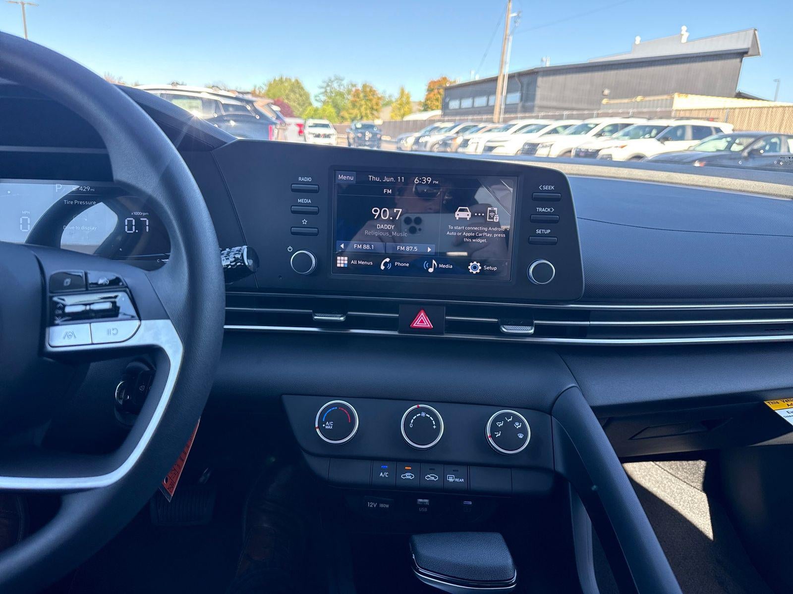2026 Hyundai ELANTRA SE