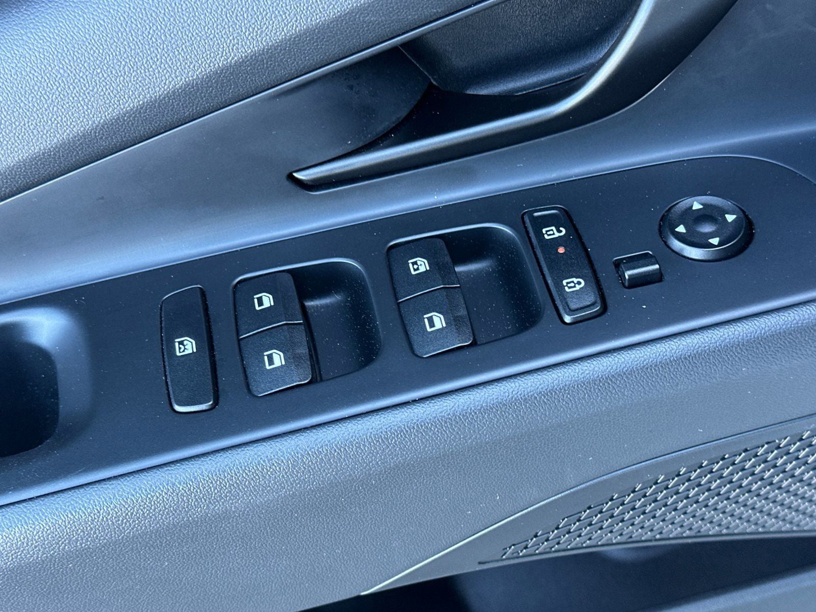 2025 Hyundai Elantra Blue - Photo 11