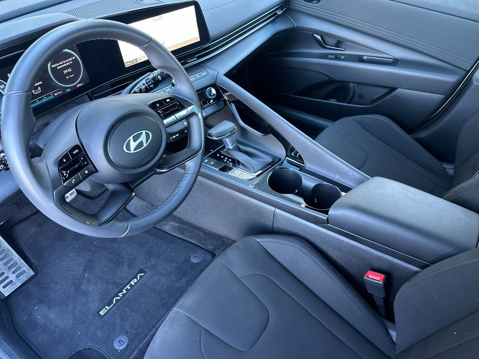 2025 Hyundai Elantra Blue - Photo 9